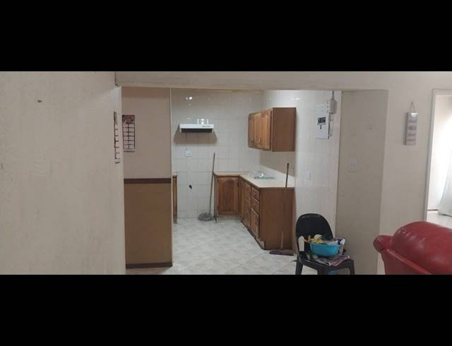 4 BEDROOM TOWNHOUSE FOR SALE IN PRETORIA WEST